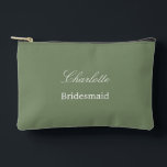 À Accessoires Élégante pochette d'accessoires Sage Green Bridesm<br><div class="desc">Élégante pochette d'accessoires Sage Green Bridesmaid, s'il vous plaît personnaliser le nom de la servante, en utilisant le modèle de personnalisation en ligne avant de commander. Le modèle de personnalisation peut également être facilement utilisé pour personnaliser la conception d'autres rôles d'invités mariages, comme Maid of Honor, en modifiant le texte...</div>