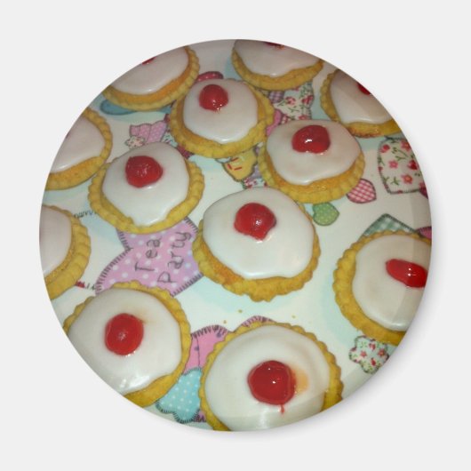 A Cherry Bakewell Tart Magneet (Voorkant)