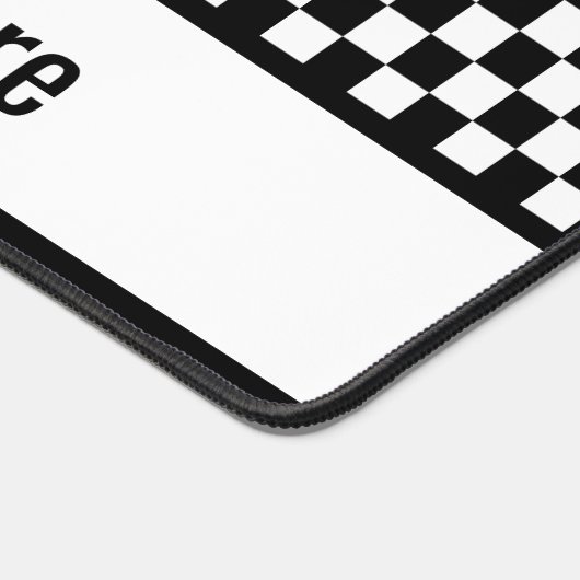 À damiers noir et blanc (Coin)