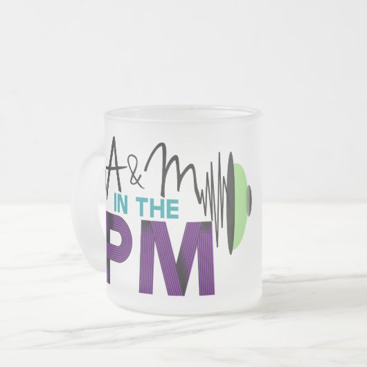 A et M dans la tasse de P.M. (Devant gauche)