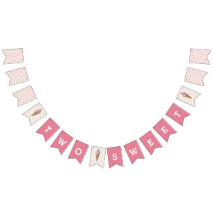 À Fanions Deux bannière de crème glacée rose doux