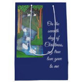 A Flock of Seven Swans-A-Swimming  Medium Cadeauzakje (Achterkant)