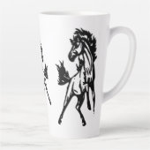 A Frisky Jumping Horse in the Wild Latte Mok (Rechts)