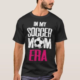À l'ère de la mère de footballeuse Rétro T-shirt d