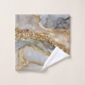 A luxurious gold and white marble background (Gant de toilette)