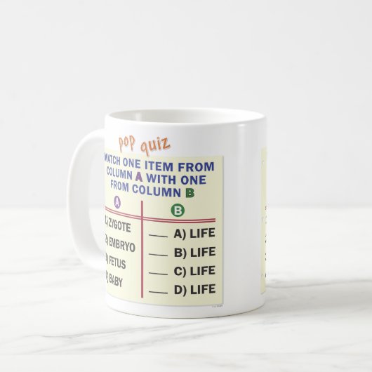 A mug with a quiz. (Devant gauche)