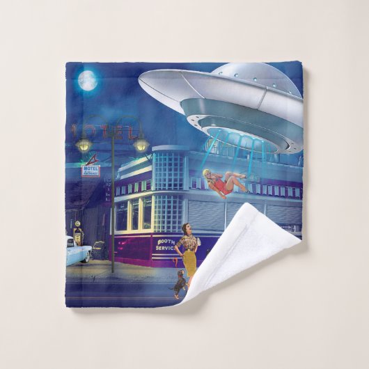 A New Flight Attendant (Gant de toilette)