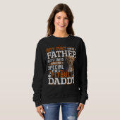 A Pitbull Daddy Any Man Can Be A Father  Dad Men Trui (Voorkant volledig)