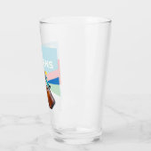 A playful “Sip Happens” drink glass Glas (Links)