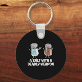 A Salt With A Deadly Wean Funny Food Pun Gun Kawai Sleutelhanger (Voorkant)