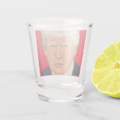 A SHOT DONALD TRUMP TIRE VERRE (Dos)