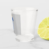 A Shot fille avec un verre à queue (Droite)