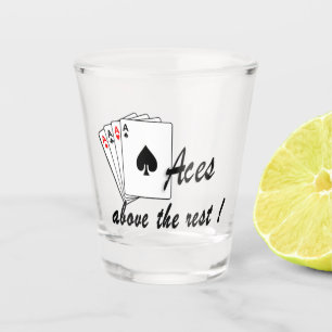 A Shot Les accès au-dessus du reste du verre
