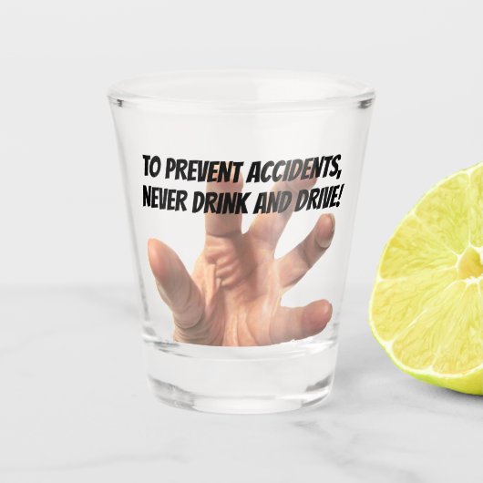 A Shot Main dans le verre de tir (Devant)