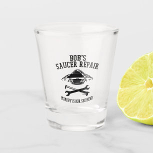 A Shot verre de tir avec logo de réparation de soucoupe d