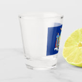 A Shot Verre photographié patriotique avec drapeau de New (Gauche)