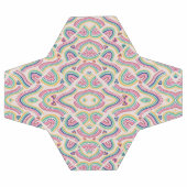 A soccer ball featuring black and white panels  (Plat)