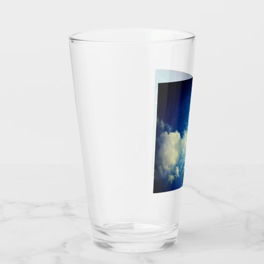 A sprinkling of clouds glas (Rechts)