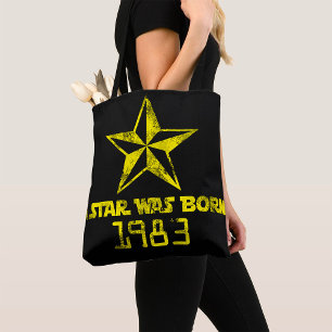 A Star werd in 1983 geboren als Yellow Star Draagtas