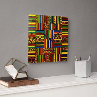 A stylized interpretation of "Kente" print Vierkante Klok