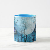 "À travers les branches : yeux bleus" Mug (Centre)