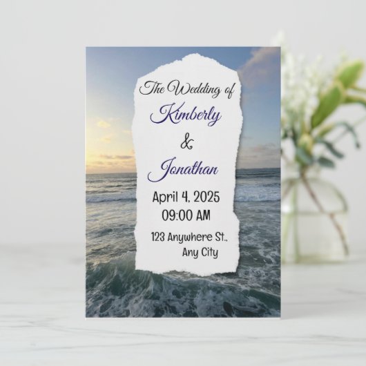 A unique beach wedding invitation (Debout devant)