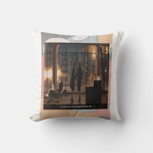 A Very Strange Time Throw Cushion Kussen (Voorkant)