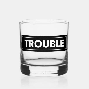 À Whisky DÉSASTRE Texte en Gras sur Bloc Fait Tomber Verre
