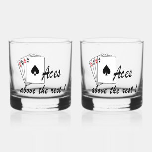 À Whisky Les accès au-dessus du reste du verre
