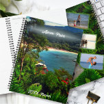 A Yelapa View 0828<br><div class="desc">Peinture Collection "A Yelapa View 0828" Si ce n’est pas dans votre planificateur, ça ne se passe pas, n’est-ce pas ? Peu importe ce que la semaine, le mois ou l'année vous jette, vous pouvez le gérer avec votre Softplanner confiance, customisé. Ajoutez vos propres photos/photos à la couverture arrière et...</div>