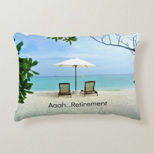 Aaah... pensionering, ontspannen op het strand accent kussen