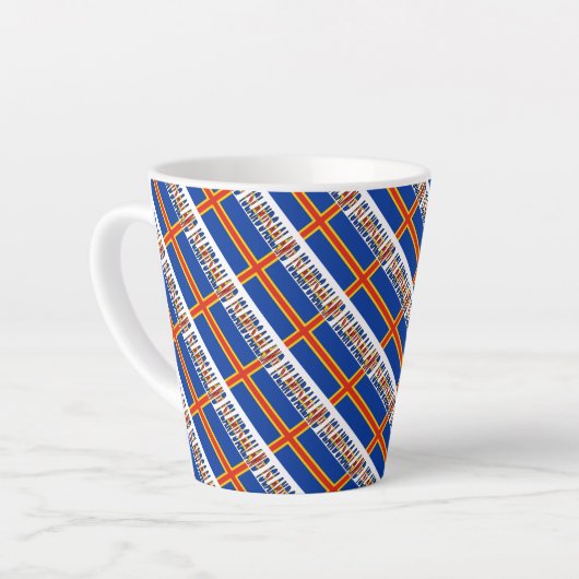 Aaland Islands and Ålander Flag Tiled Personalized Latte Mok (Linkerhoek)