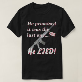 Aan vrouw overhandigd over aankoop Pistool T-shirt