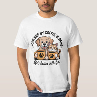 Aangedreven door koffie- en huisdierenpoten t-shirt