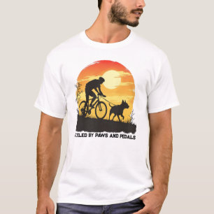 Aangedreven door pootjes en pedalen –  Bikejoring T-shirt