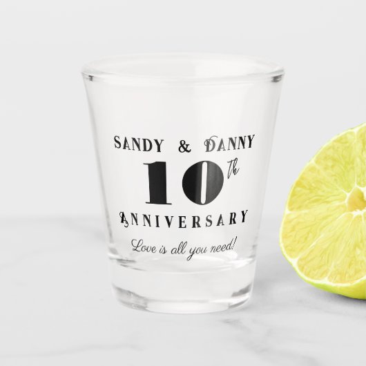 Aangepast 10-jarig jubileum script zwart wit moder shot glas (Voorkant)
