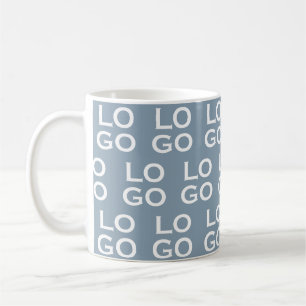 Aangepast bedrijfslogo op lichtblauw koffiemok