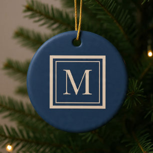 Aangepast blauw & vanille omlijst monogram keramisch ornament