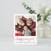 Aangepast fotogelukkig nieuwjaar donkerrood script feestdagenkaart (Staand voorkant)