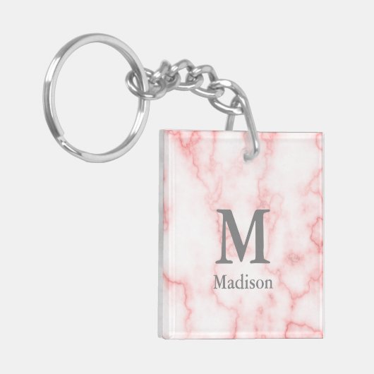 Aangepast grijs monogram en naam op roze marmer sleutelhanger (Voorkant Links)