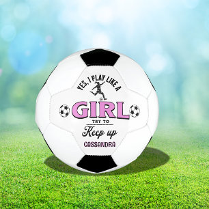 Aangepast 'Ja, ik speel als een meisje' met roze a Voetbal