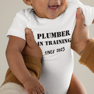 Aangepast jaar "Plumber in Training"-reisblad Romper