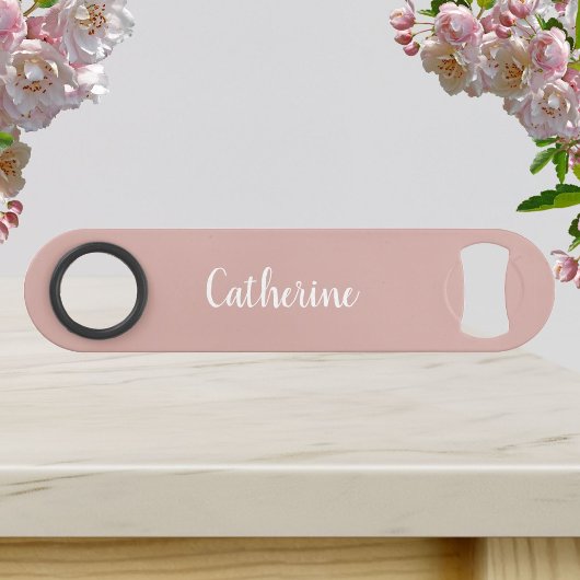 Aangepast monogram - Roze met script tekst Bar Key Speed Flessenopener