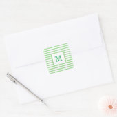 Aangepast monogram voor groene en witte strepen vierkante sticker (Envelop)