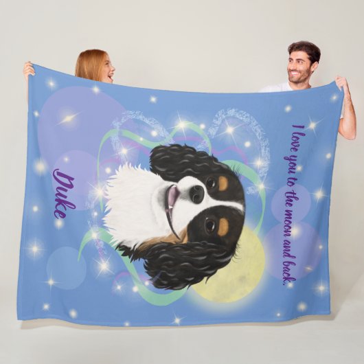 Aangepast ontwerp met driekleurige Cavalier Fleece Deken (In situ)