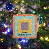 Aangepast patchwerk dat naaigarend maakt keramisch ornament