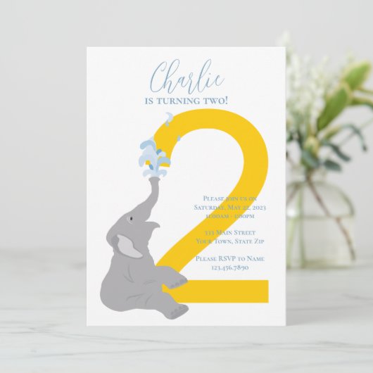 Aangepast tweede verjaardag Modern Elephant Uitnod Kaart (Staand voorkant)