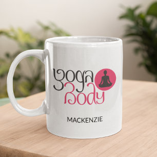 Aangepast Yoga-lichaam met Yoga Pose Grafisch Koffiemok
