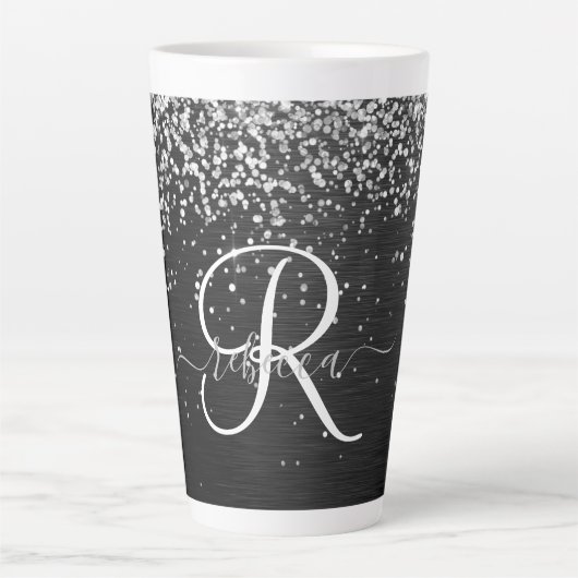 Aangepast zilveren glitter-zwart monogram latte mok (Voorkant)