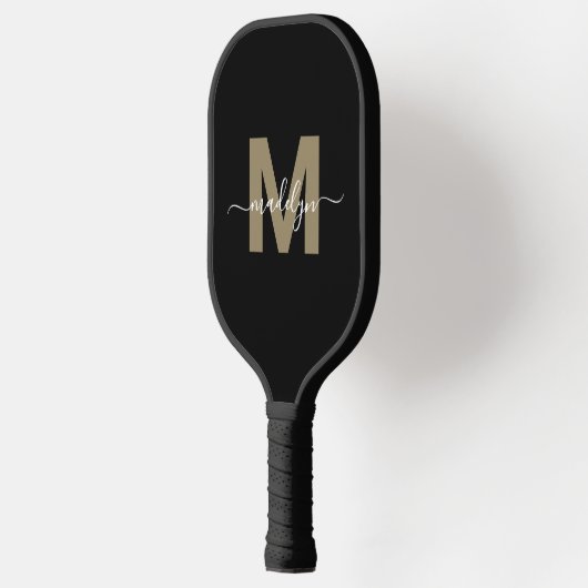 Aangepast Zwart Goud Modern Script Naam Monogram Pickleball Paddle (Links)